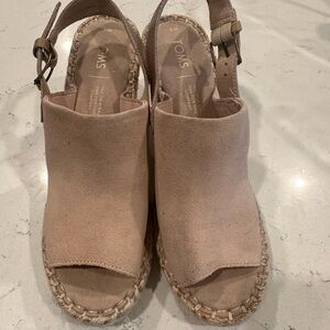 TOMS Women's Tan Suede Sandals